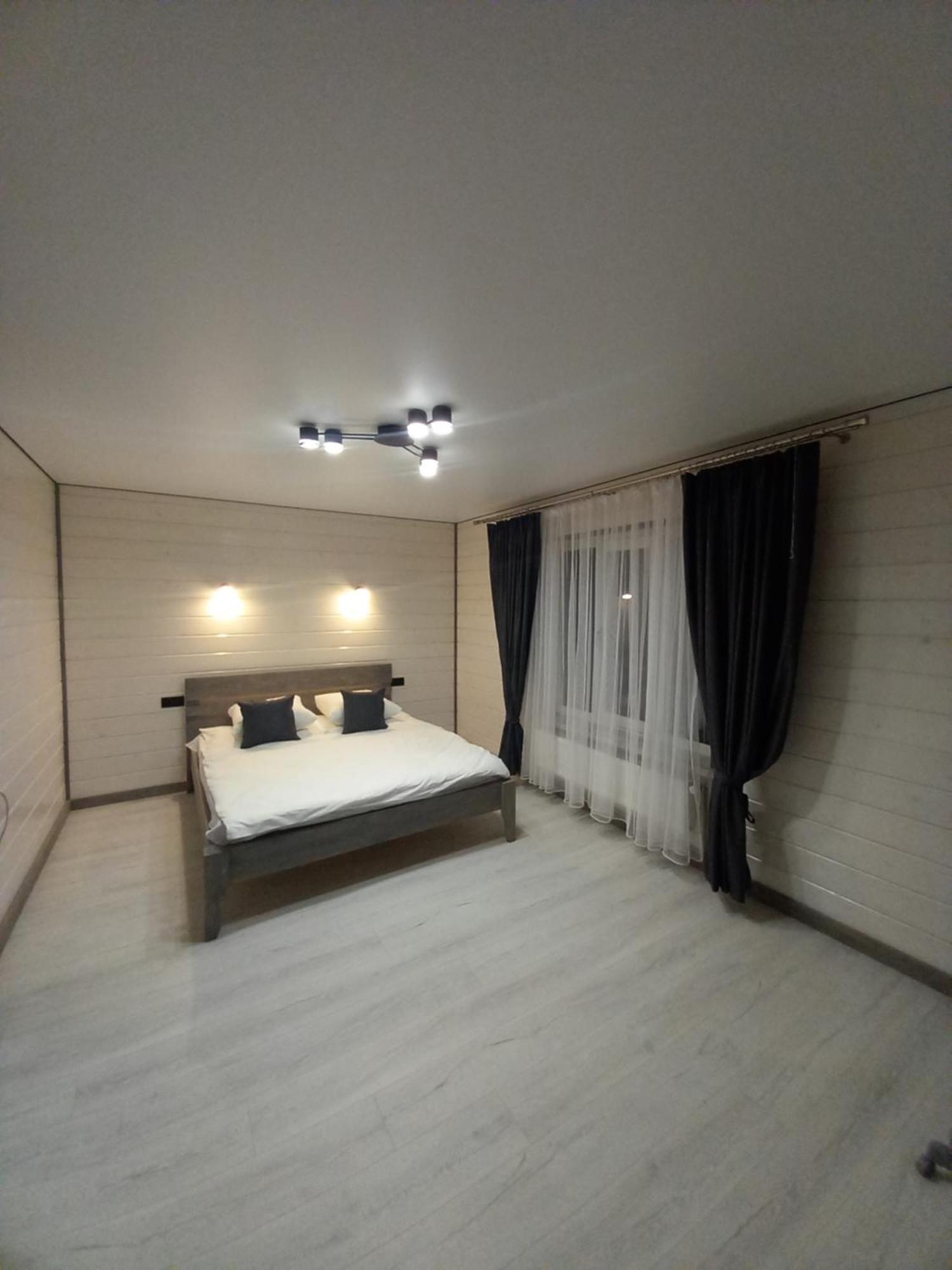 Villa Між Тростяном Та Рікою à Slavsko Chambre photo