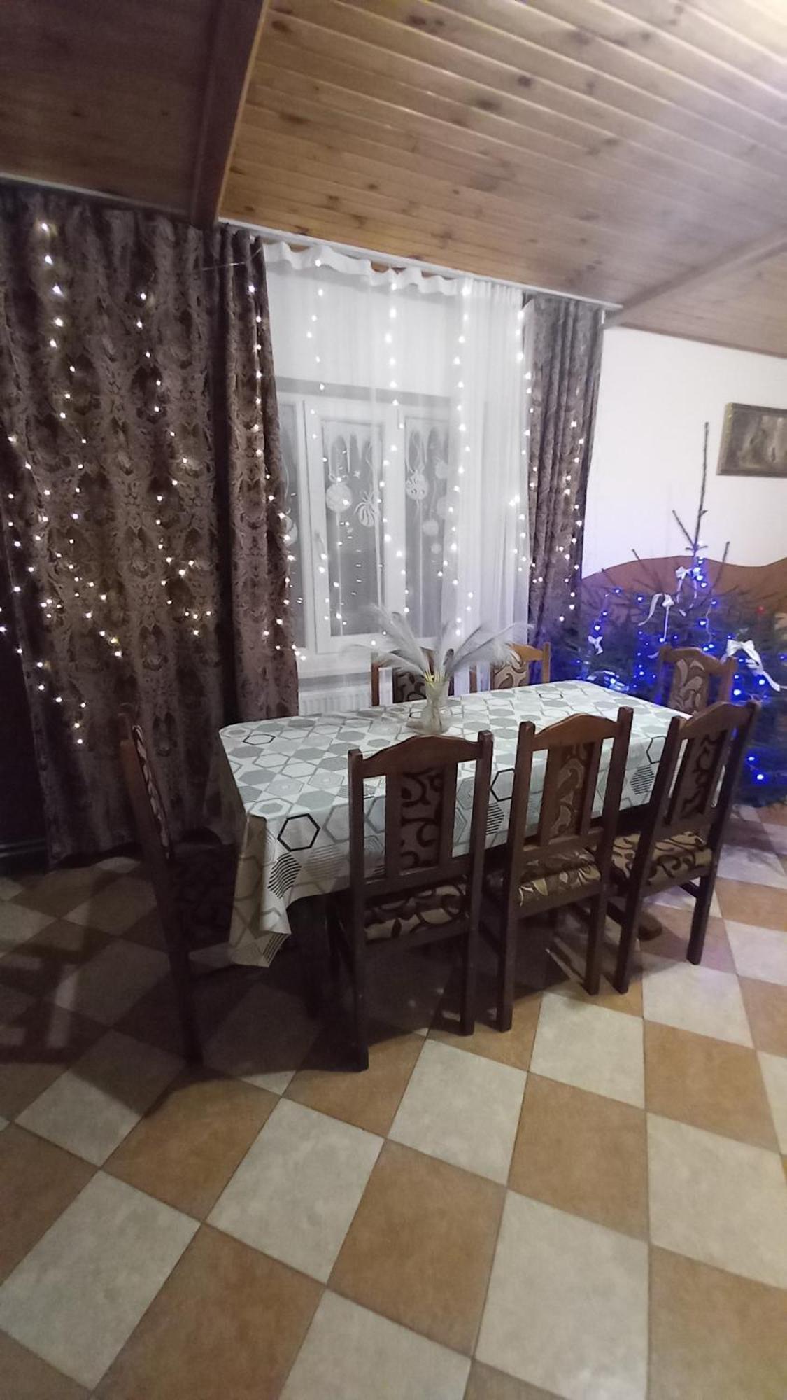 Villa Між Тростяном Та Рікою à Slavsko Chambre photo